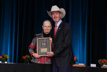 AAEP Honors Equitarian Initiative Co-founder and Longtime Volunteer Dr. Julie Wilson with Distinguished Service Award    